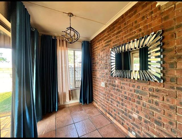 3 BEDROOM PROPERTY TO RENT IN BISLEY